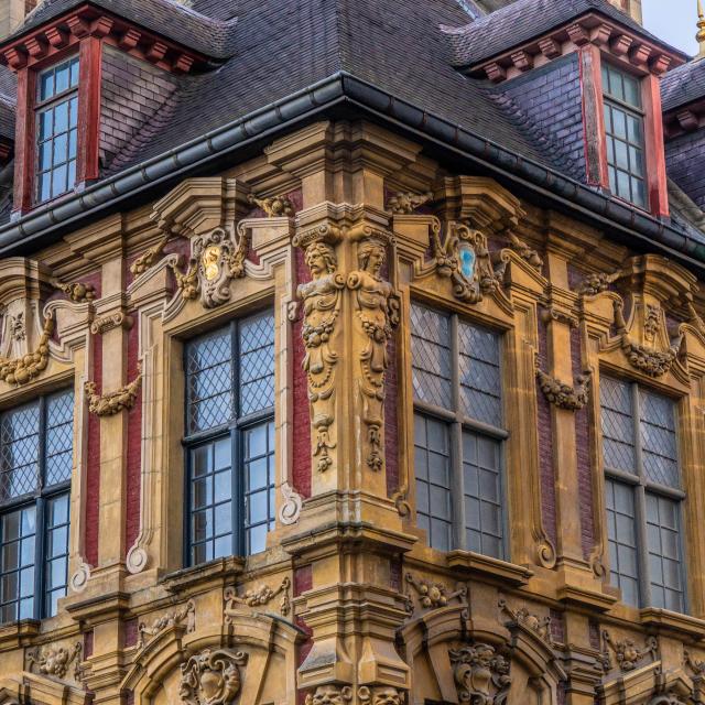 Détails sur la façade de la Vieille Bourse