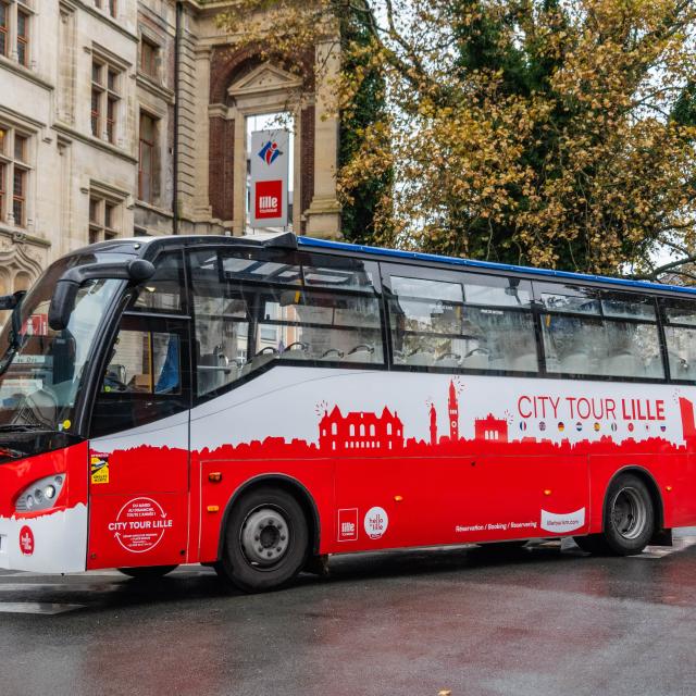Bus City Tour devant Palais Rihour
