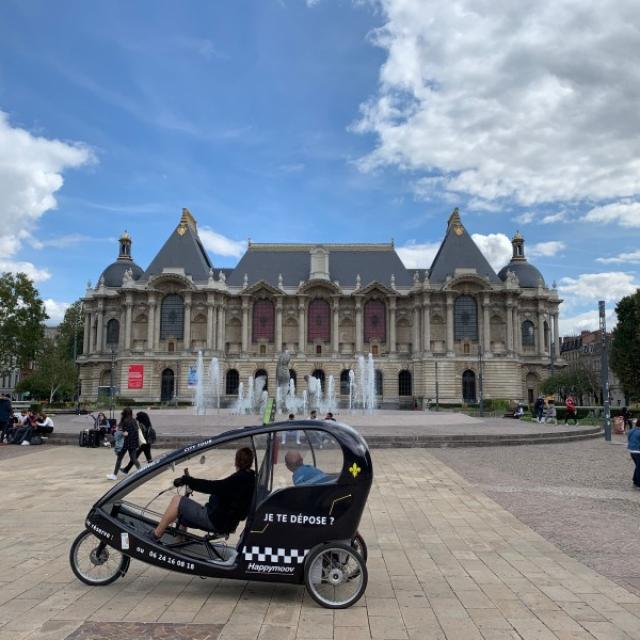 Visite en taxivélo devant le palais des Beaux-Arts