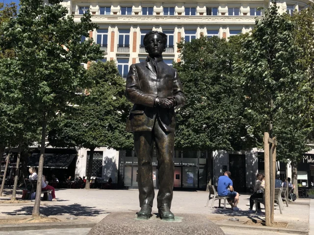 Leon Trulin statue Lille Tourism